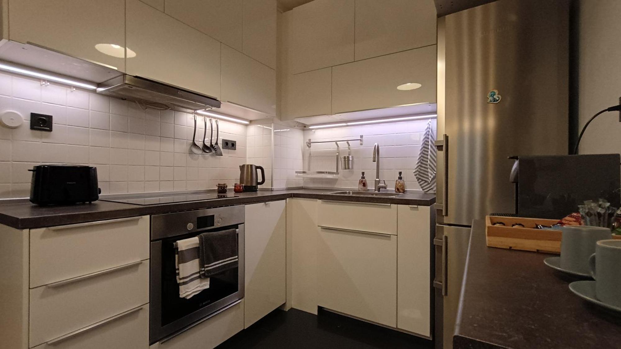 Modern Comfort Near Airport, The Mall, Techpark By Keybox *