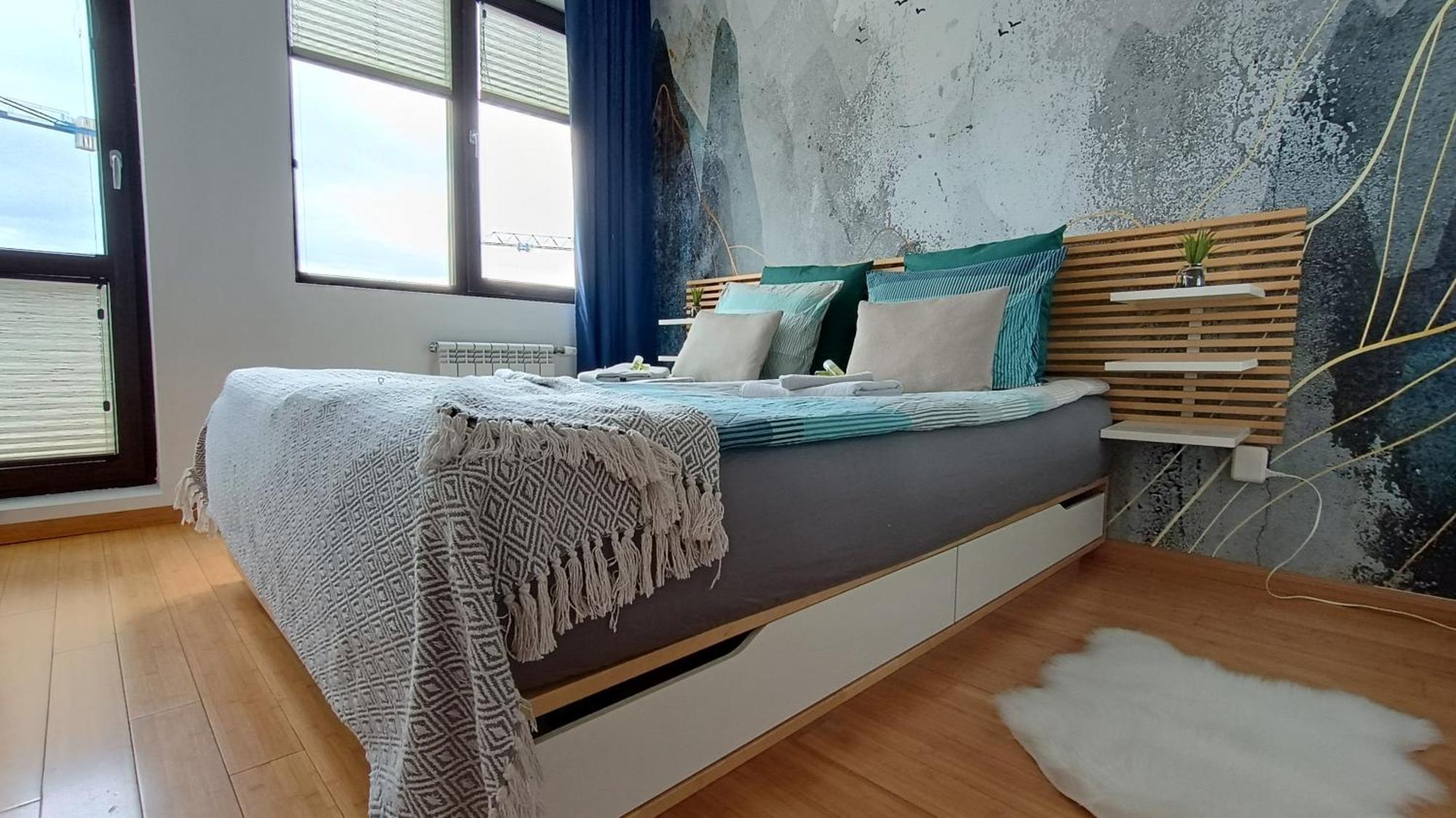 Modern Comfort Near Airport, The Mall, Techpark By Keybox *